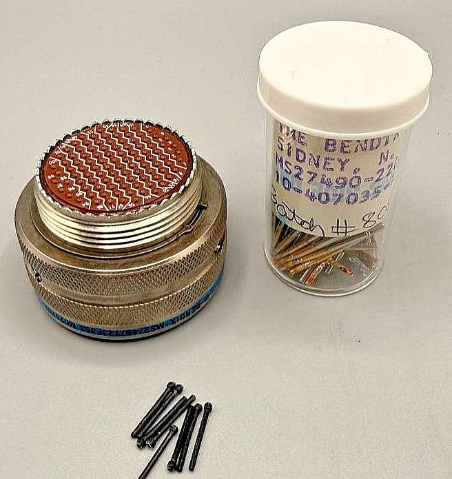 Bendix MS27467T23F35S Military Cable Plug Connector w/ MS27490 Contacts – NOS