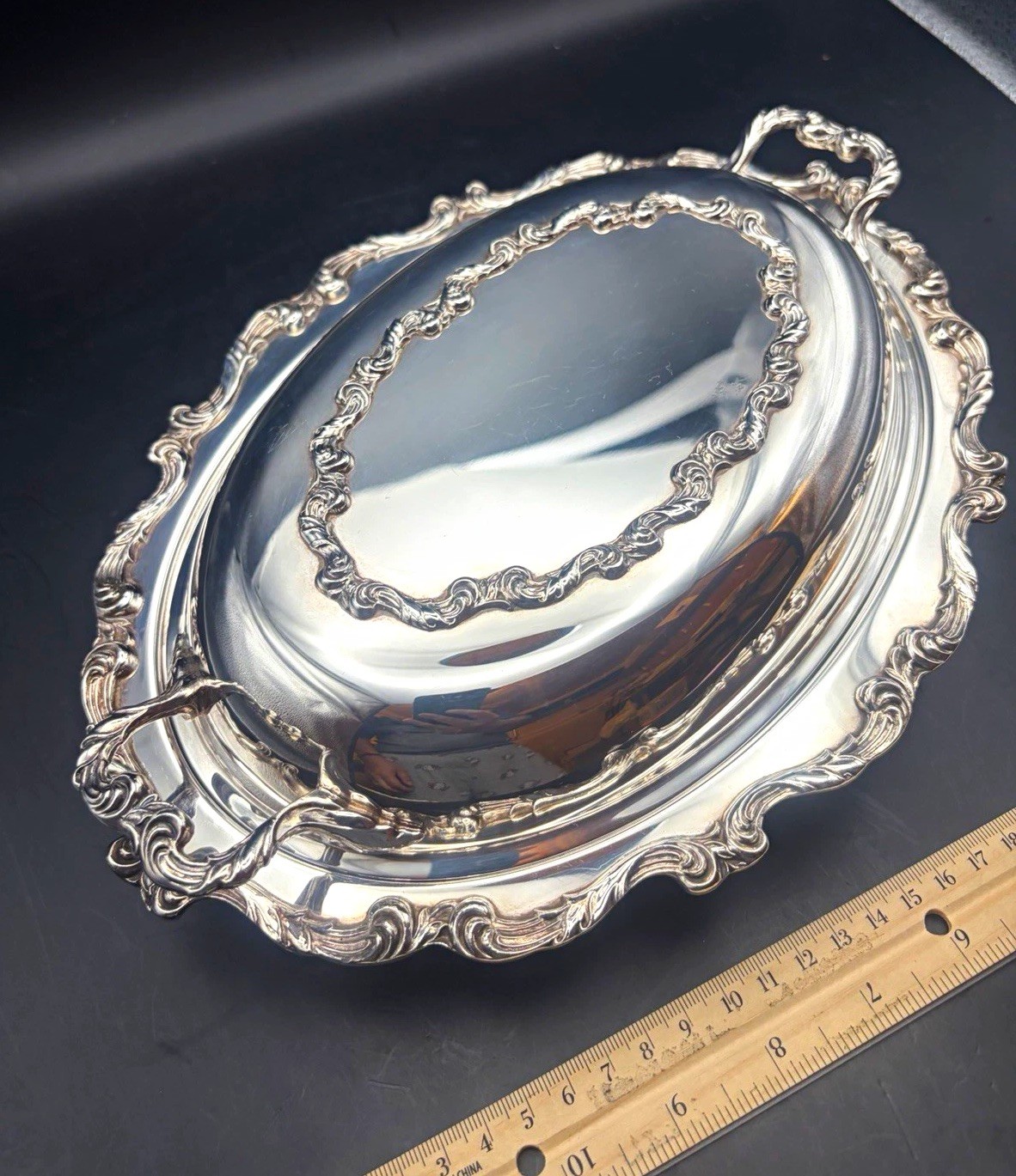 Vintage Wallace La Reine Pattern Oval Silver Plated Serving Tray with Lid Vintage Wallace La Reine Pattern Oval Silver Plated Serving Tray with Lid