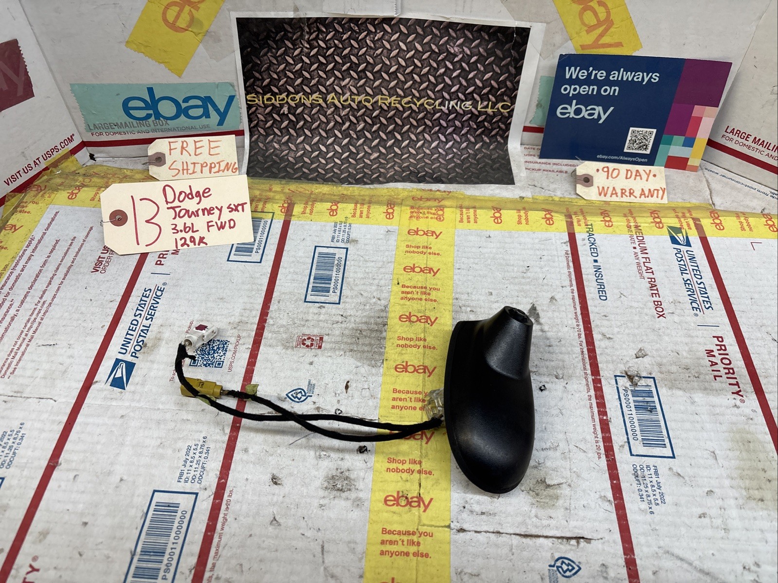 11-18 DODGE JOURNEY ANTENNA ROOF MOUNTED w/ MOUNTING HARDWARE # P05091031AA oem