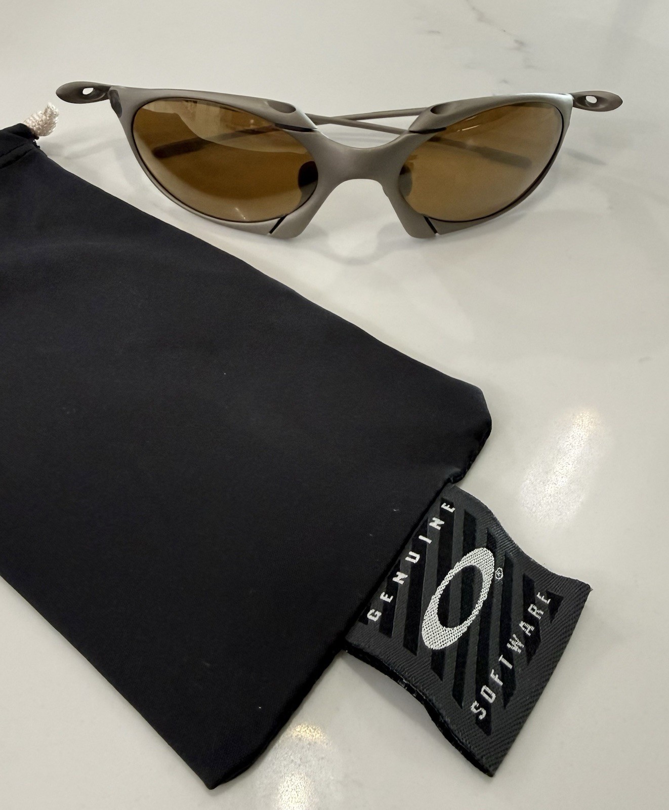 AUTHENTIC VINTAGE OAKLEY Romeo X Metal Titanium Sunglasses Gold Iridium Lens