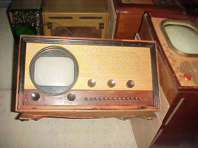 ANTIQUE TV HALLICRAFTERS 1948 7 INCH WOOD CABINET