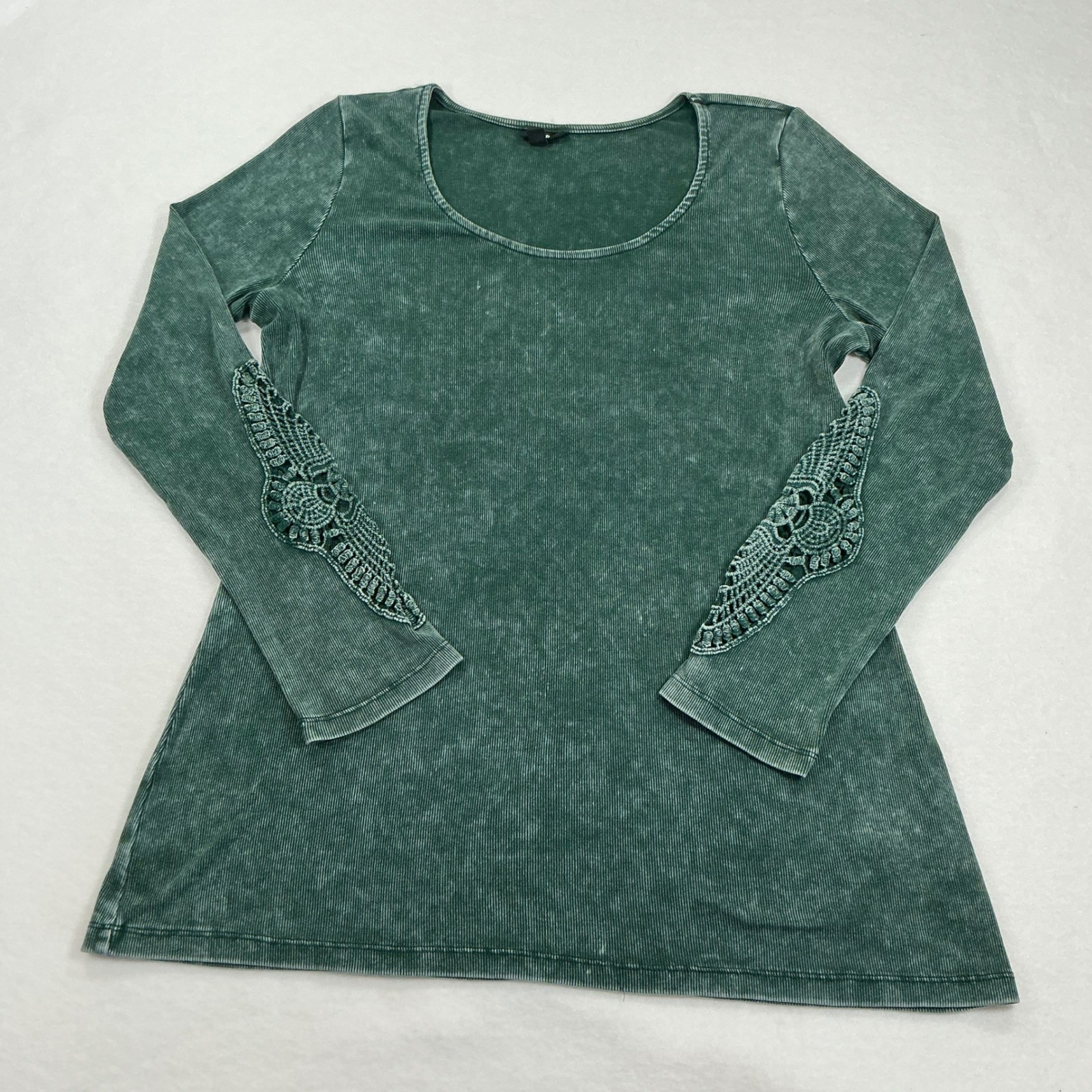 Torrid Green Mineral Wash Ribbed Crochet Lace Sleeve Top Size 2 Plus 2X