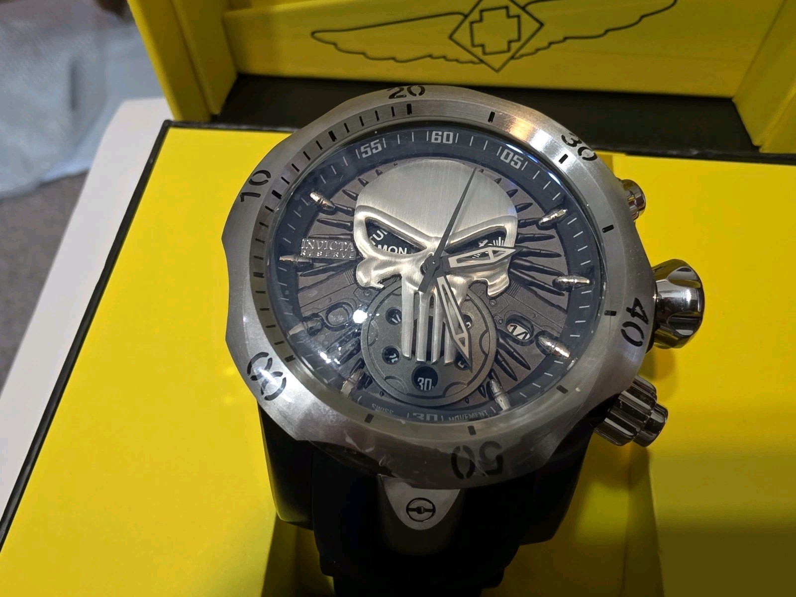 Invicta Reserve Punisher 50712 53.7mm Marvel Collectors NIB $899 Retail Invicta Reserve Punisher 50712 53.7mm Marvel Collectors NIB $899 Retail