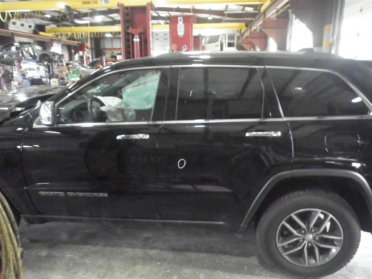 Jeep Grand Cherokee 2015-2020 Left Rear Door Black 472313 9816