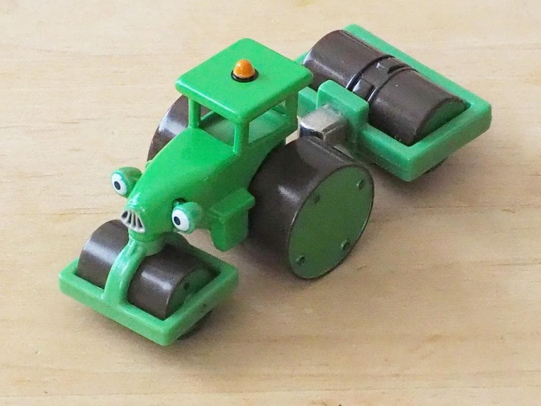 Bob the Builder Roley Long Type Magnetic Vehicle Tomica 15+