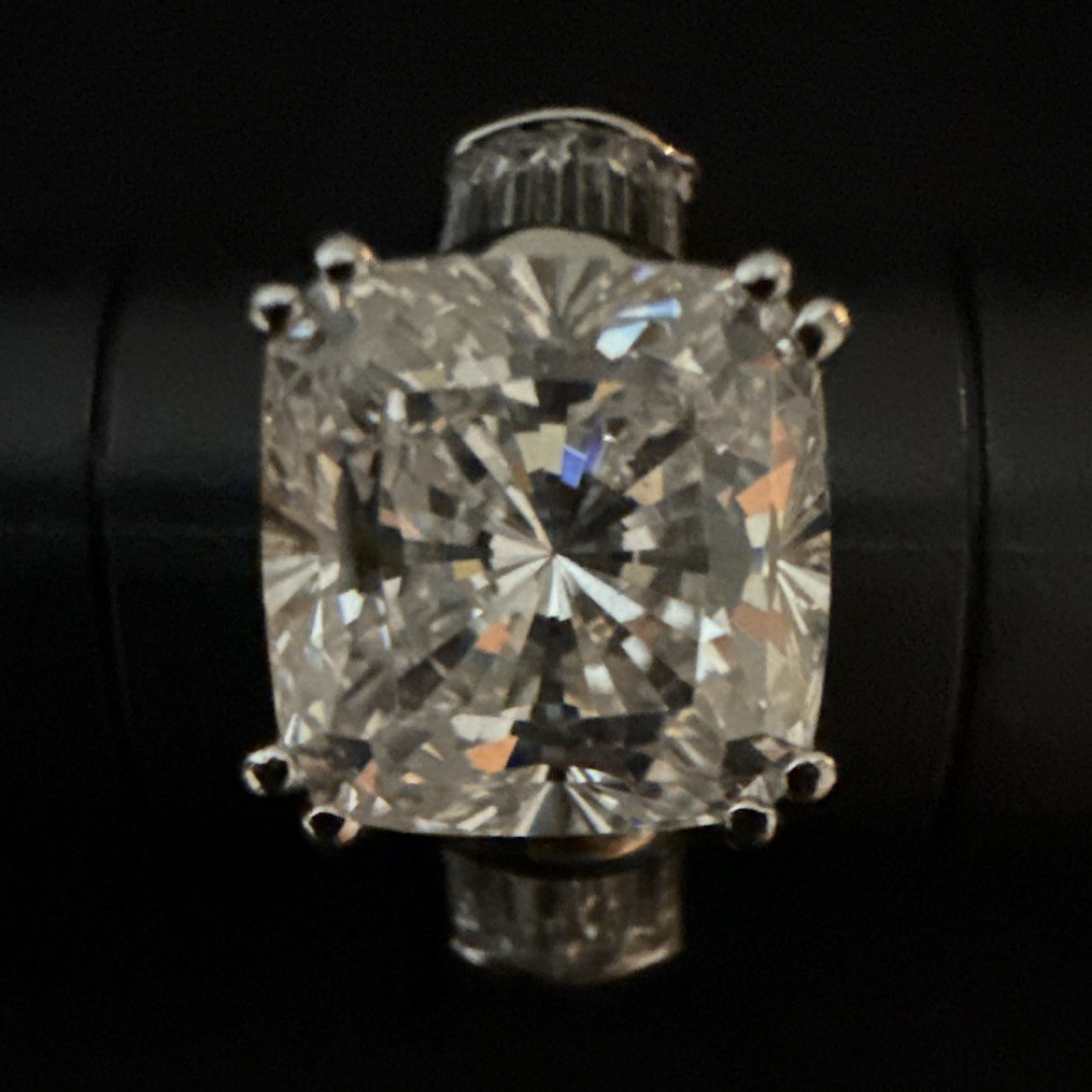Cushion Cut White/Colorless Ring w/ Side Stones Size 7