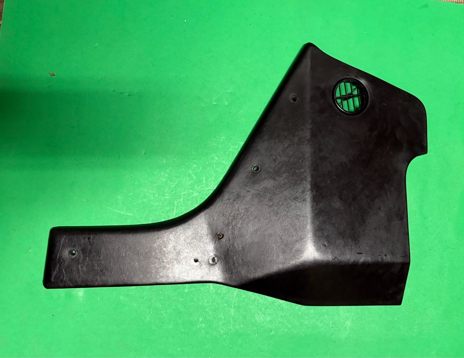 ORIGINAL BMW 2002 2002Tii BEHR AC CONSOLE SIDES 64511466027 & 028
