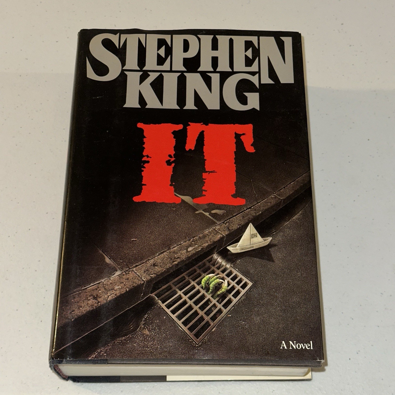 IT, Stephen King (1986, HC/DJ, 1st Edition 1st Print), 1st/1st Hardcover $22.95
