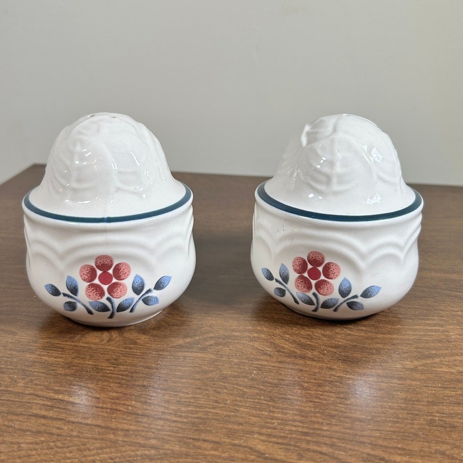 Vintage Pfaltzgraff Arbor Vine Salt & Pepper Shakers Floral Stoneware