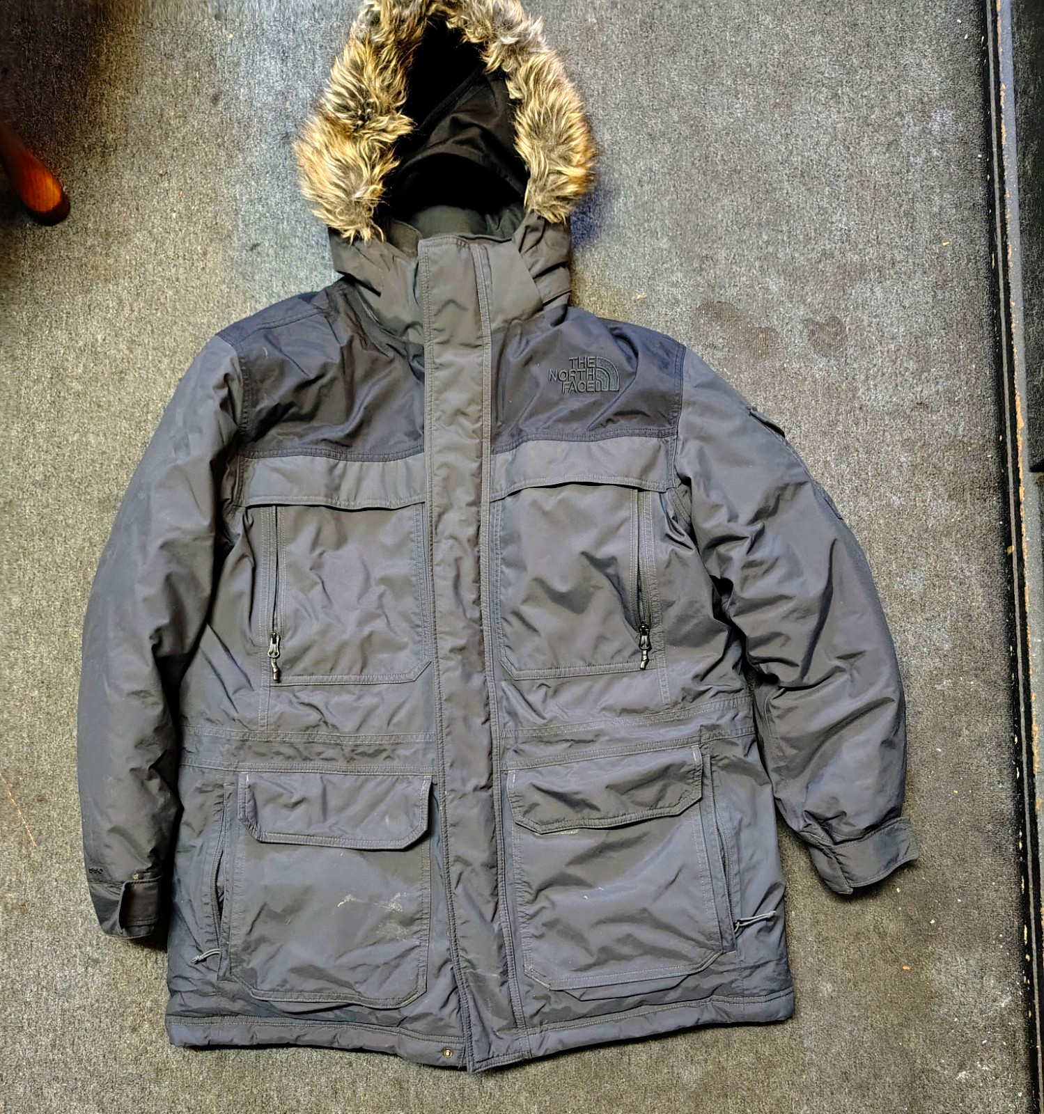 The North Face Men’s XL Gray Hooded Down Parka Coat Faux Fur Trim Zip
