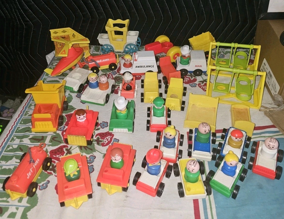 Vintage Fisher Price Little People Figures Lot Of 45+ Pieces Some Wooden . Vintage Fisher Price Little People Figures Lot Of 45+ Pieces Some Wooden .
