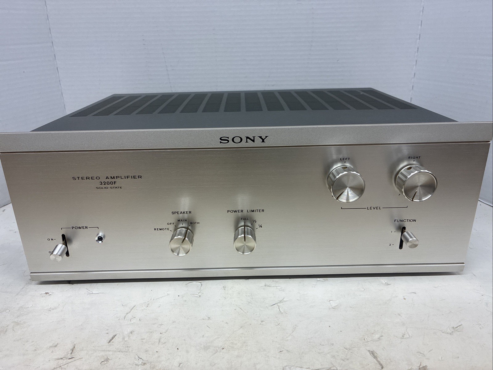 Vintage Sony 3200F Power amp Minty Vintage Sony 3200F Power amp Minty