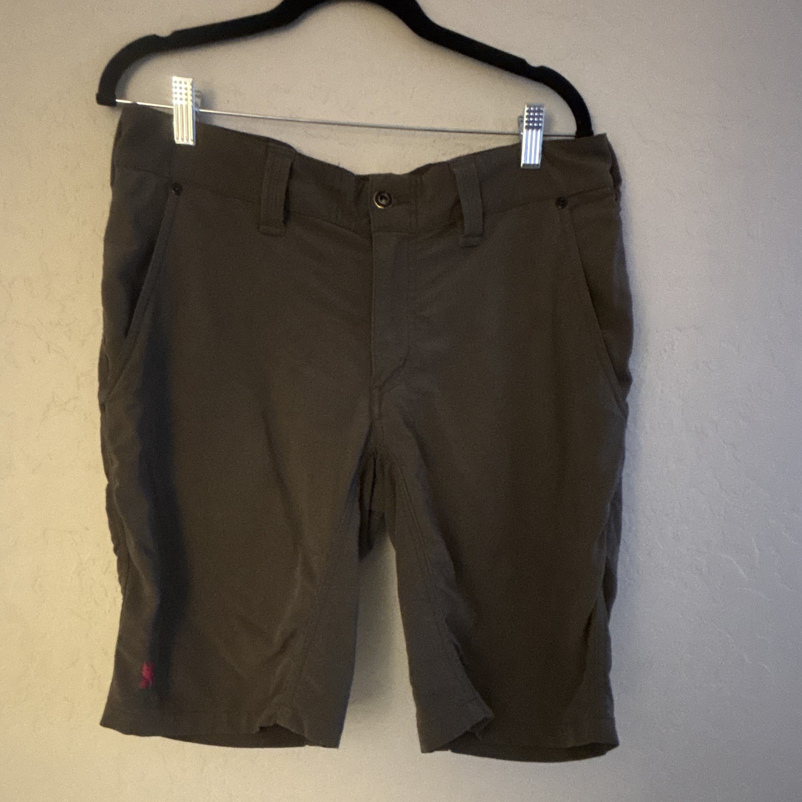 Chrome Industries olive drab green mens shorts size 34