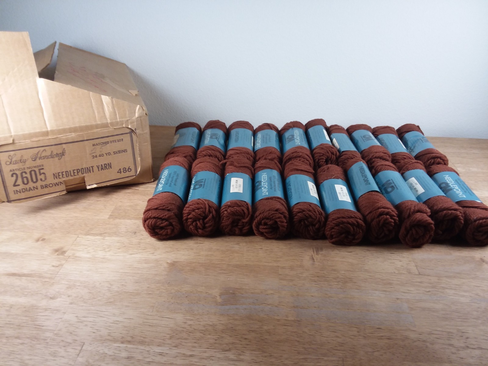 Lady Handicraft Vintage lot 20 40YD SKEINS 100% Wool Columbia Minerva Brown