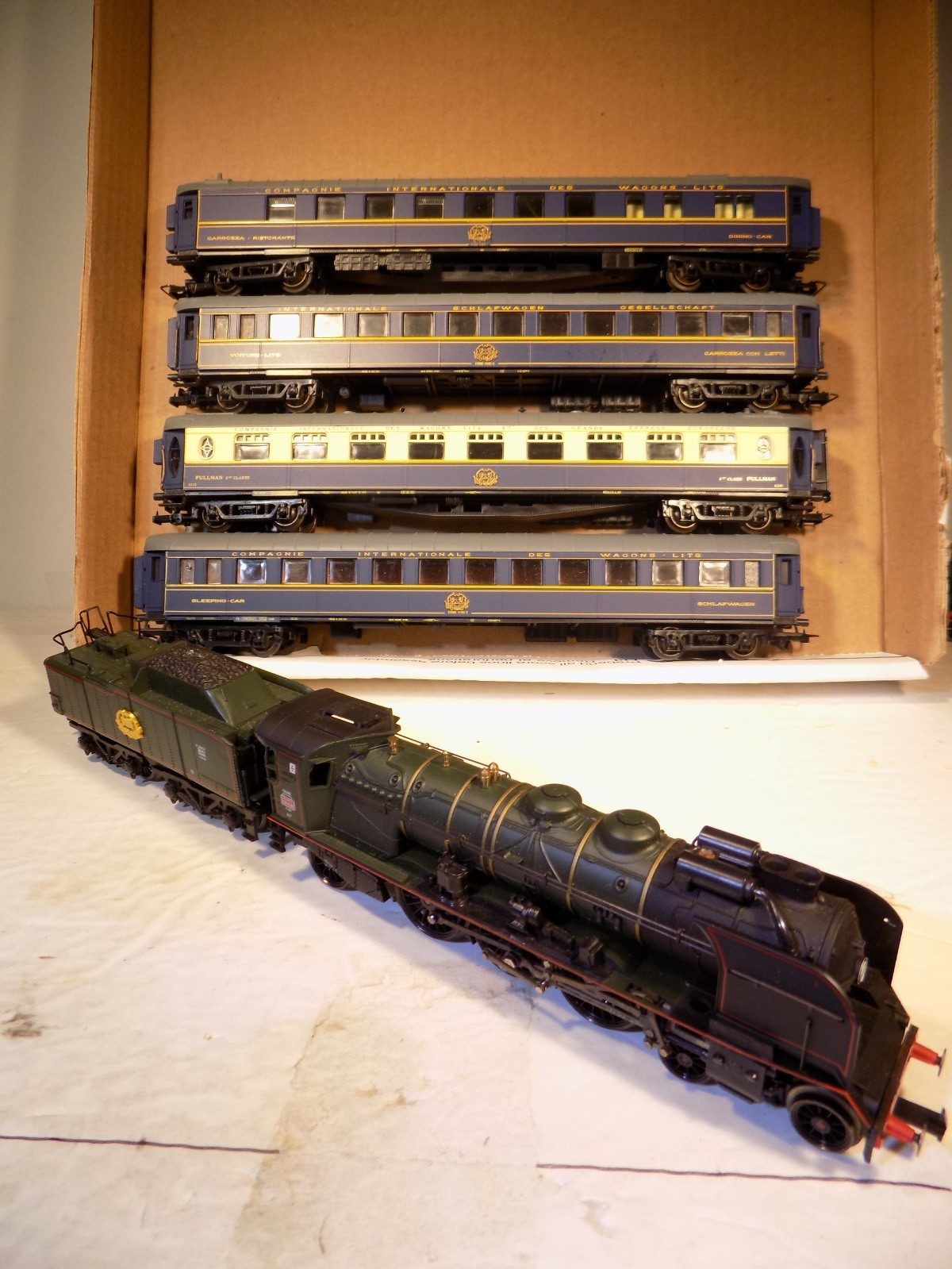 Jouef HO Scale Orient Express 4-6-2 (4 cars) C-9 / TESTED Jouef HO Scale Orient Express 4-6-2 (4 cars) C-9 / TESTED