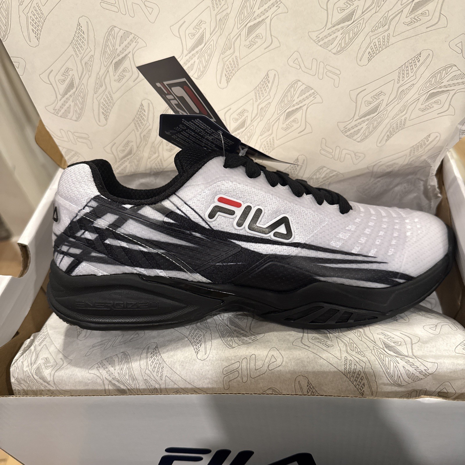 FILA Men\'s Axilus 2 Energized Running Shoe White black 1TM01876-112 size 9 FILA Men\'s Axilus 2 Energized Running Shoe White black 1TM01876-112 size 9