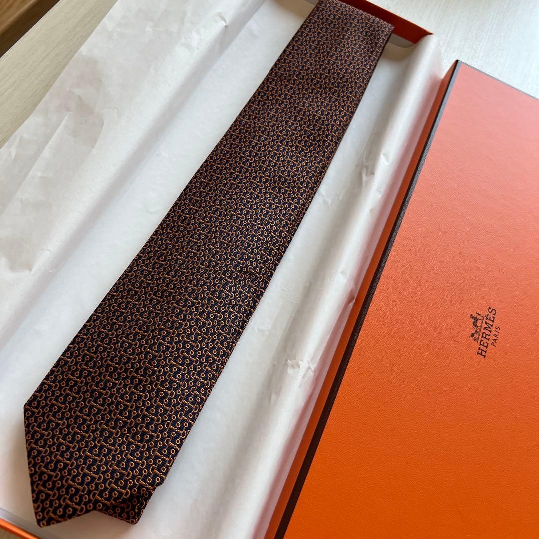 New Unused HERMES Neck Tie Brown Horsebit 100%Silk With Box Made in France