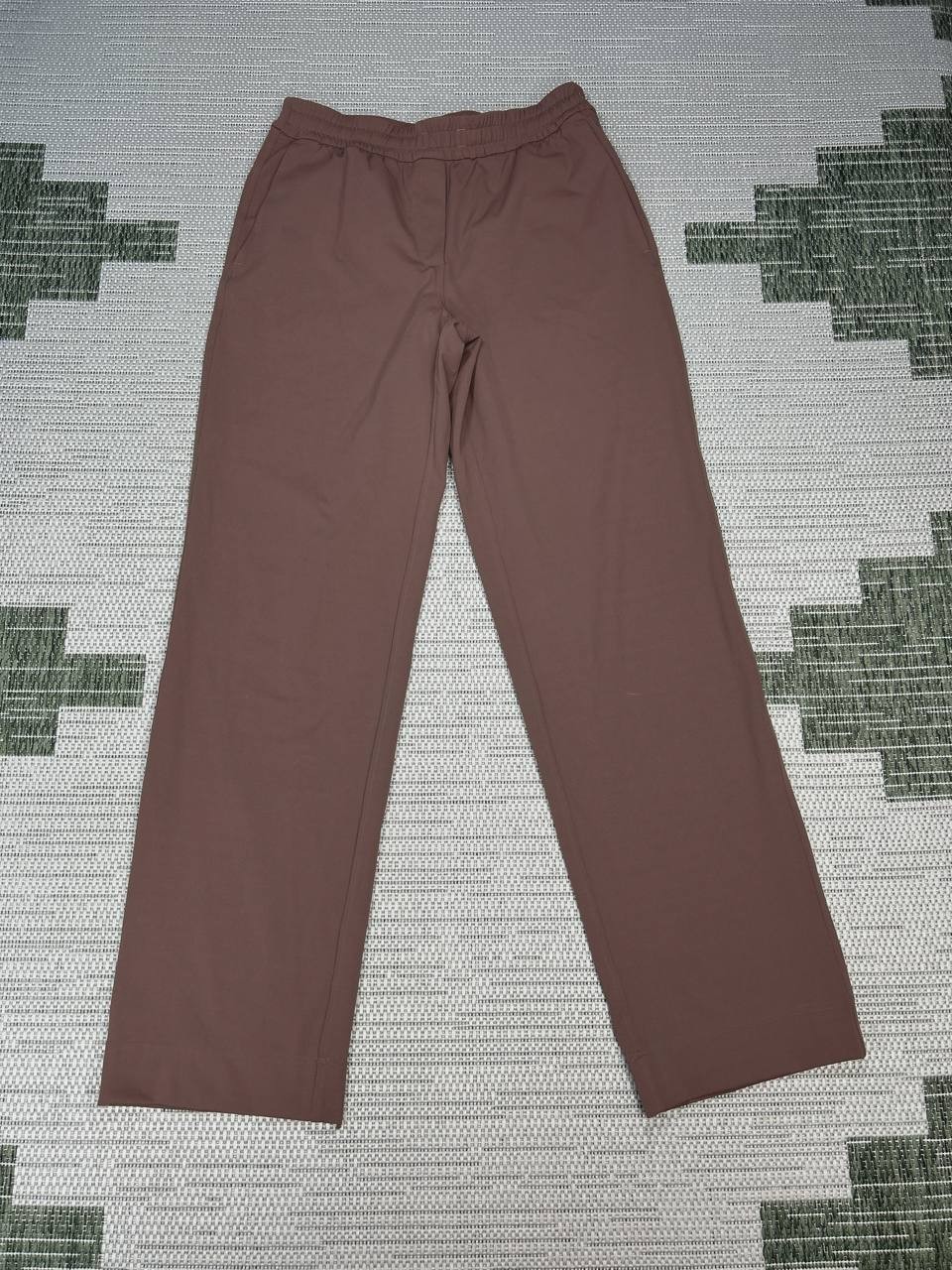 Lululemon Straight Leg Mid Rise Full Length Pants Womens Small Brown Luxtreme