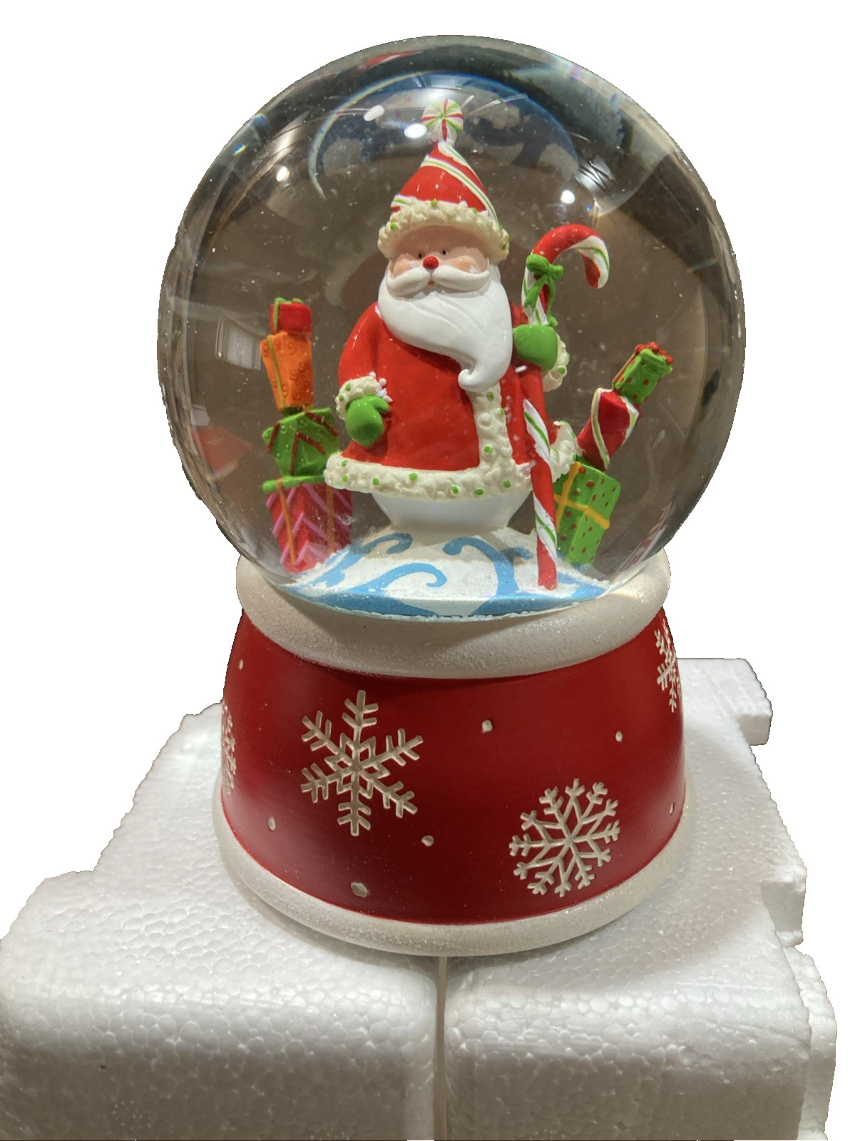 Macy\'s Holiday Lane 100mm Musical Snow Globe / Jungle Bells/ Santa w gifts 2008 Macy\'s Holiday Lane 100mm Musical Snow Globe / Jungle Bells/ Santa w gifts 2008