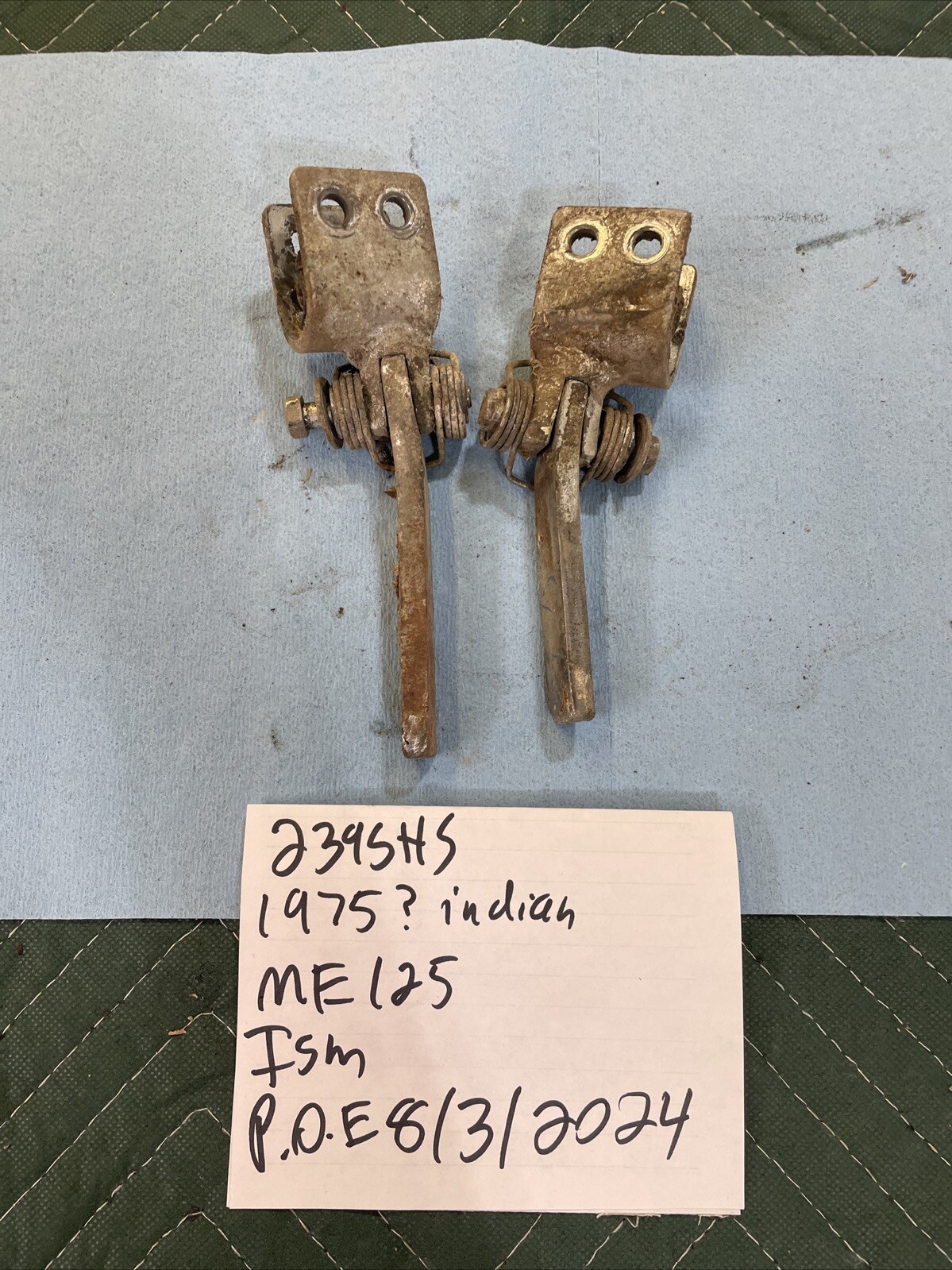 1975? Indian motorcycle ME 125 foot peg foot rest set pair 239 1975? Indian motorcycle ME 125 foot peg foot rest set pair 239