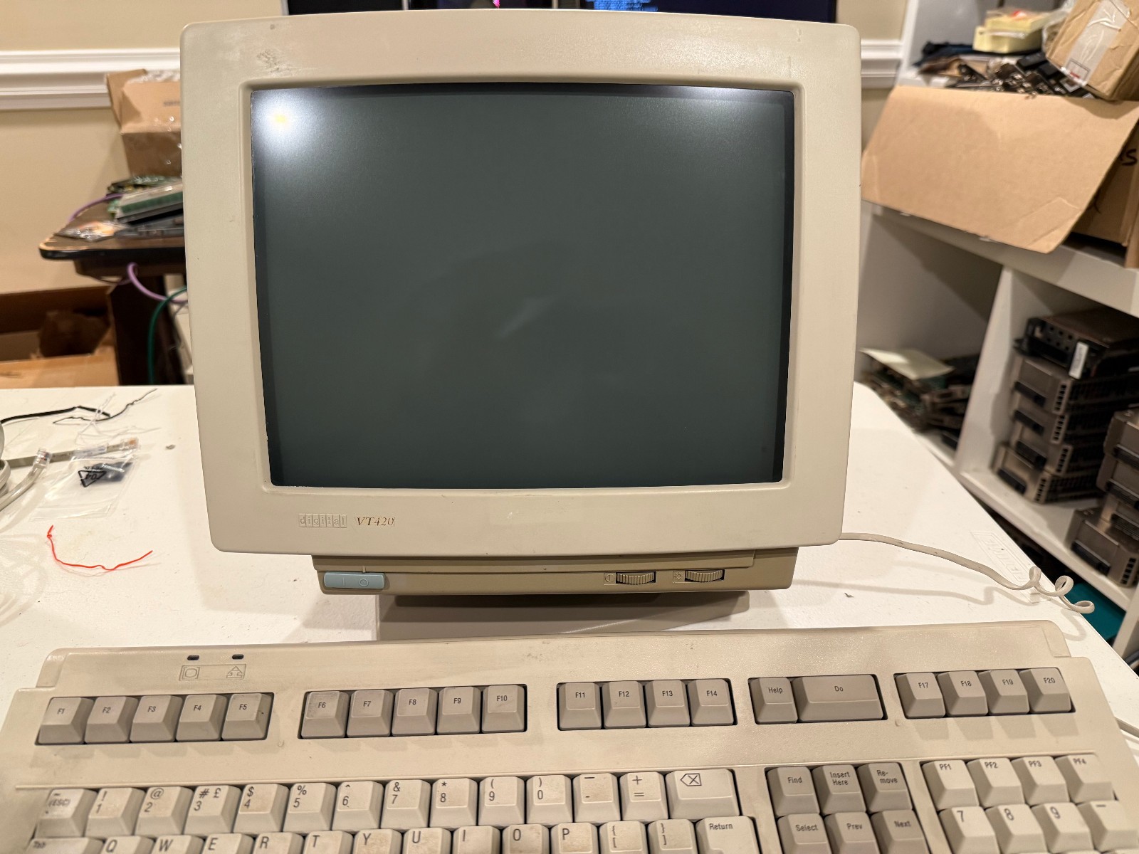 DEC VT420 terminal, Amber, Great condition, cable for connecting to VAX or Linux DEC VT420 terminal, Amber, Great condition, cable for connecting to VAX or Linux