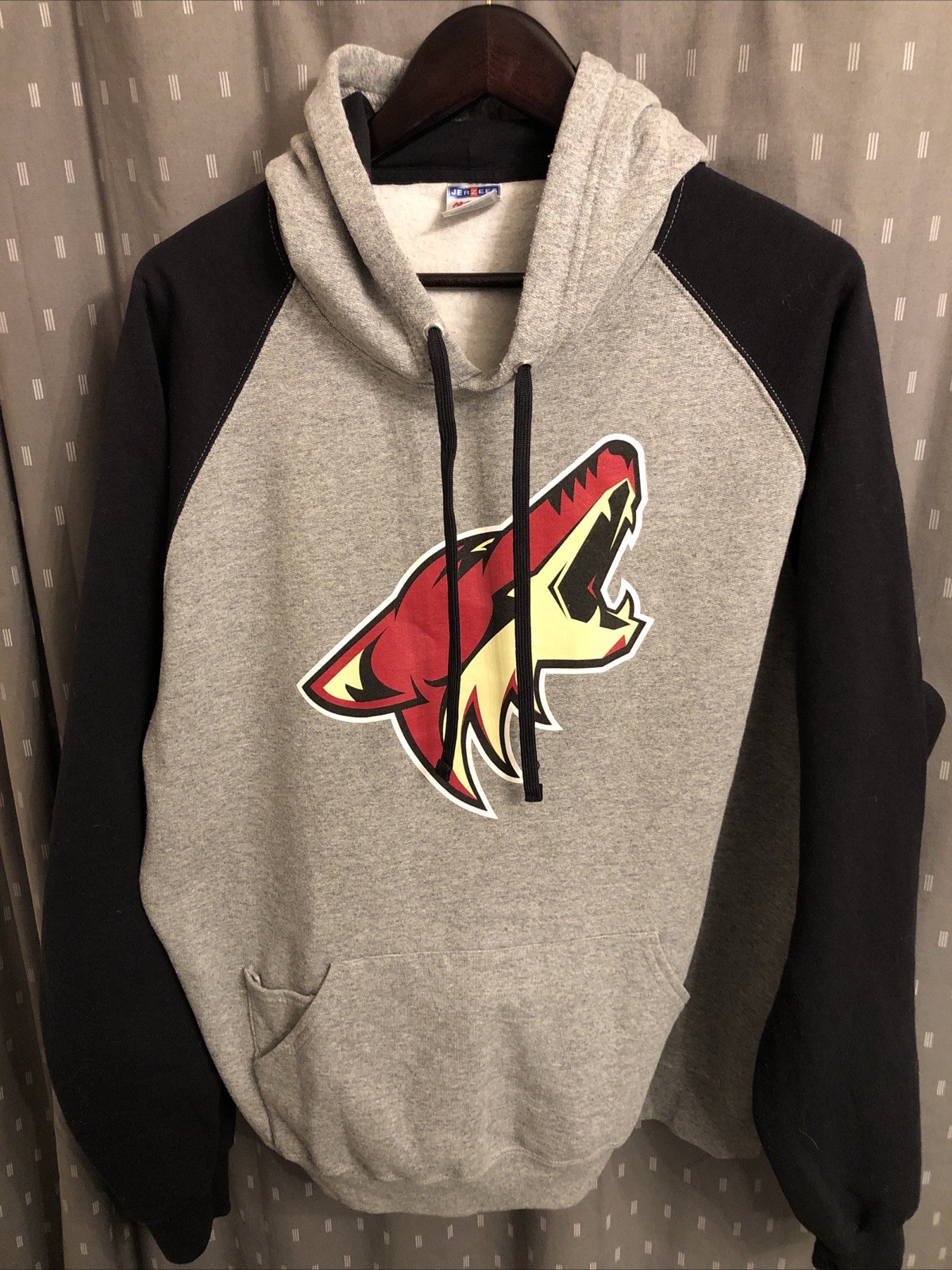 NHL Arizona Coyotes Jerzees Pullover Drawstring Hoodie Gray/Black Size XL. NWOT