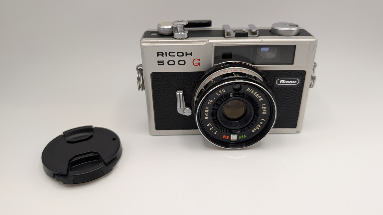 Ricoh 500G 35mm Camera - Meter Works New Light Seals (See sample photos)