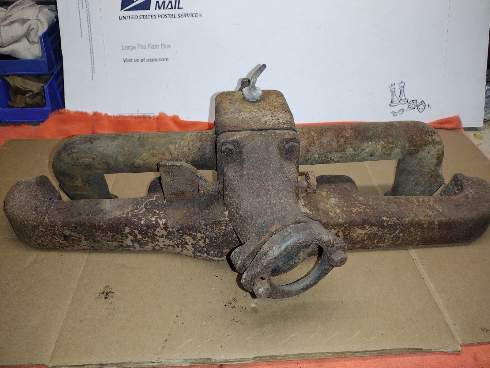 CHEVROLET 6 CYLINDER EXHAUST MANIFOLD 235 I6 3835587 chevy truck 1954 1962 001