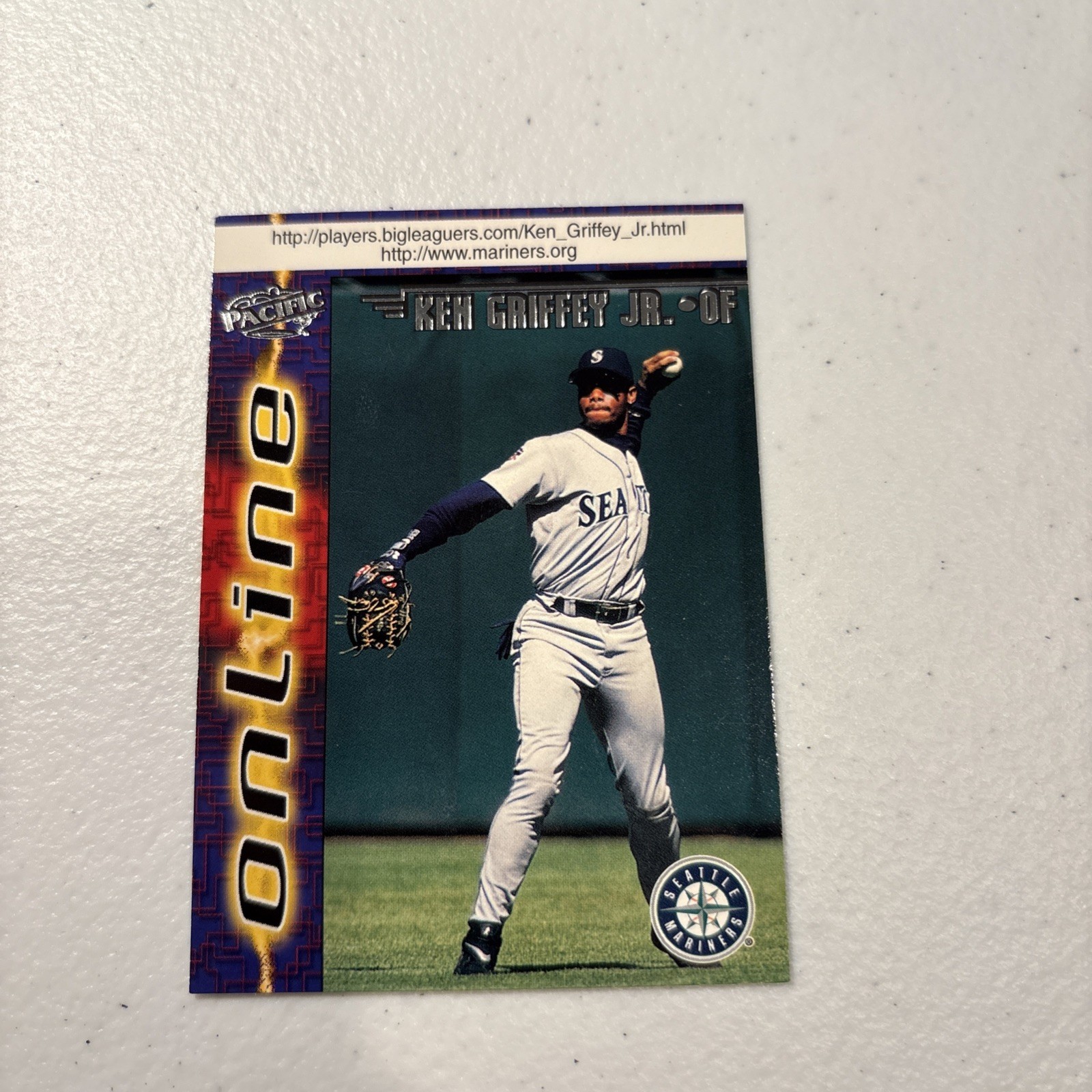 1998 Pacific Online - Ken Griffey Jr #686 Web Code Cards Fielding
