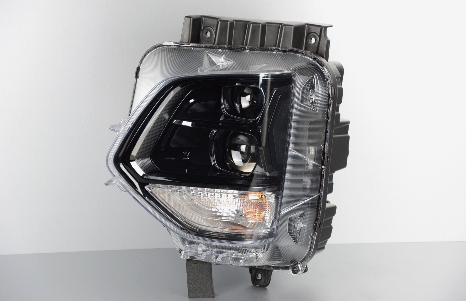 Nice 2019-2020 Hyundai Santa Fe Limited/Ultimate Left Driver LED Headlight OEM