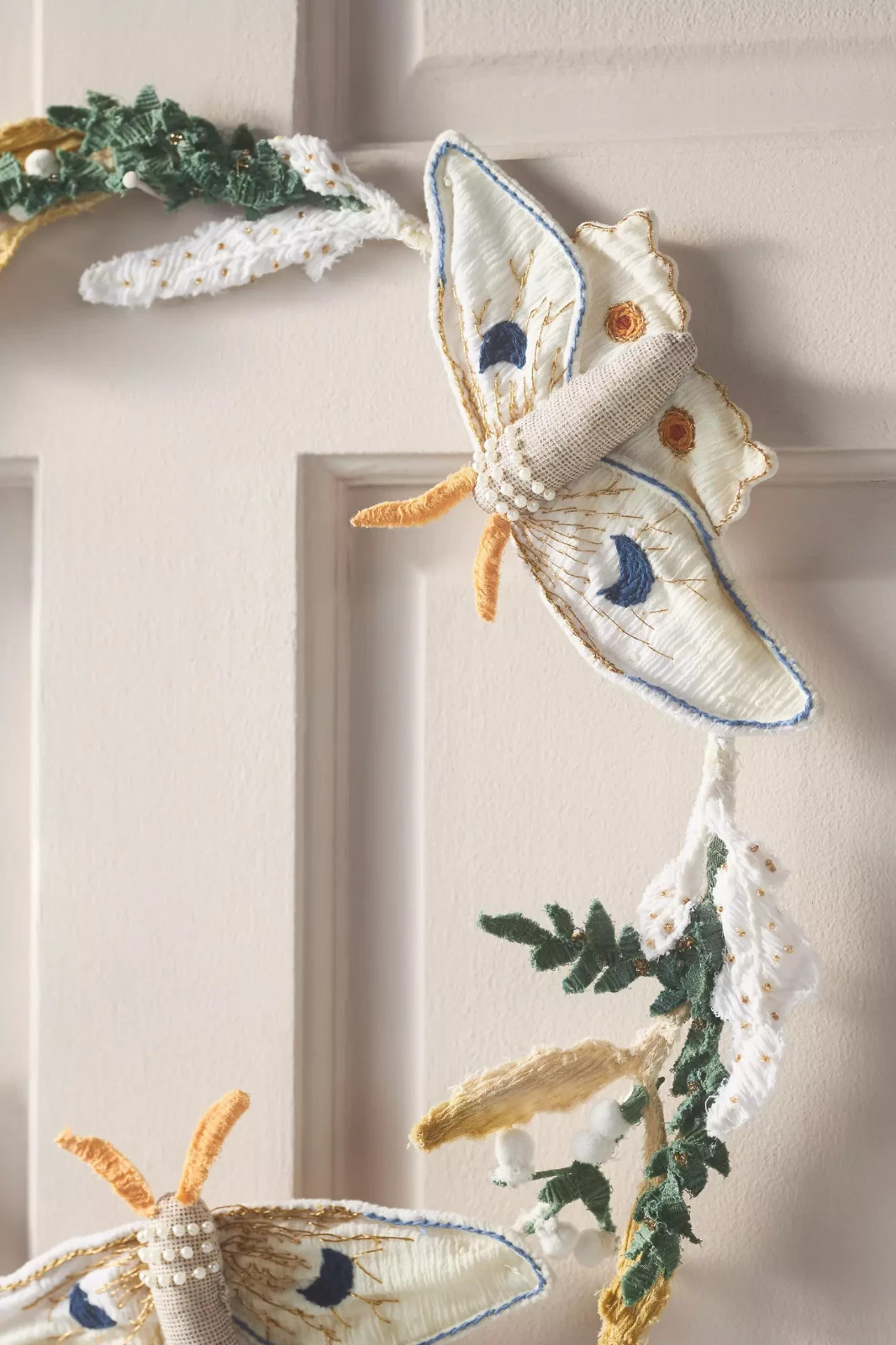 Anthropologie Wreath LUNA MOTH Garden Round 16\ Anthropologie Wreath LUNA MOTH Garden Round 16\