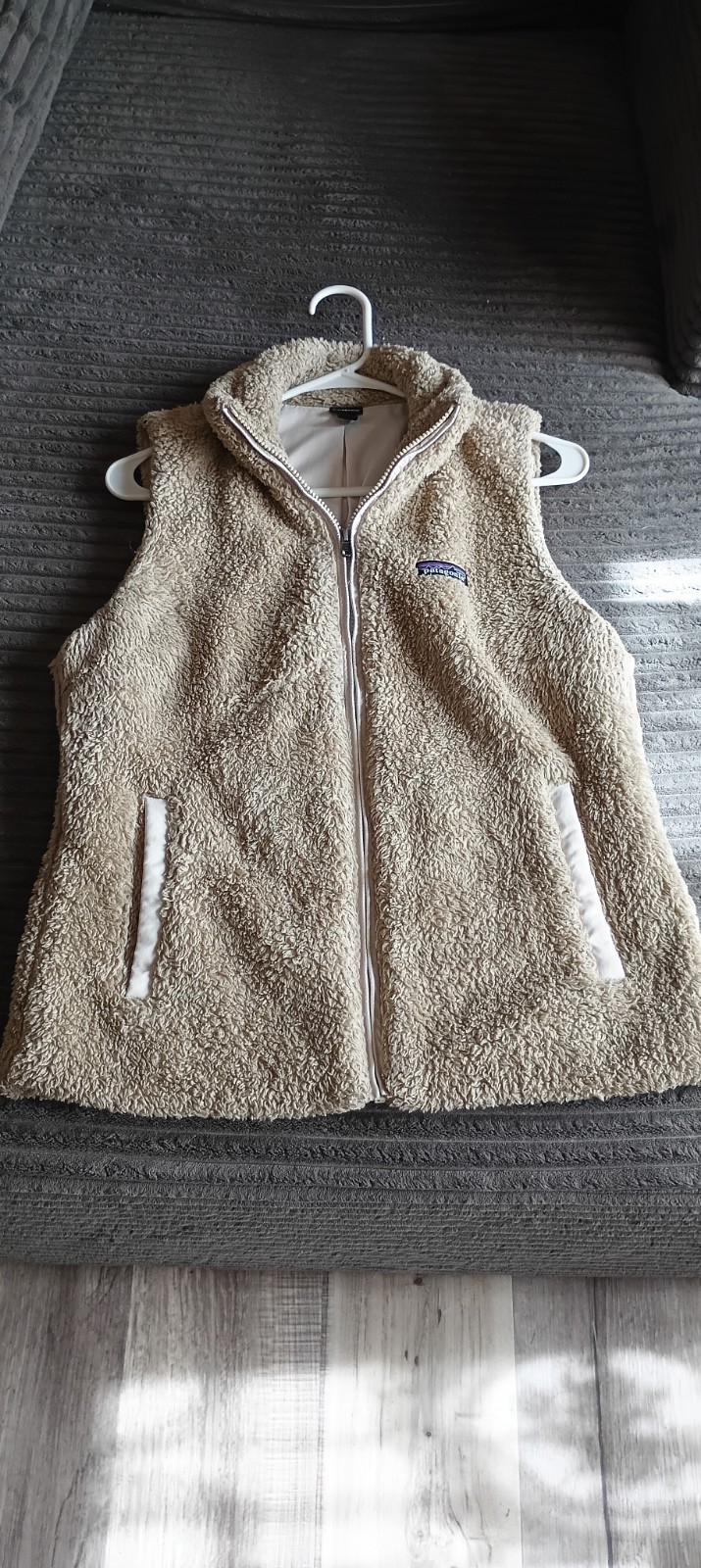 Patagonia Better Sweater Women’s Full-Zip Beige Vest Logo Size L