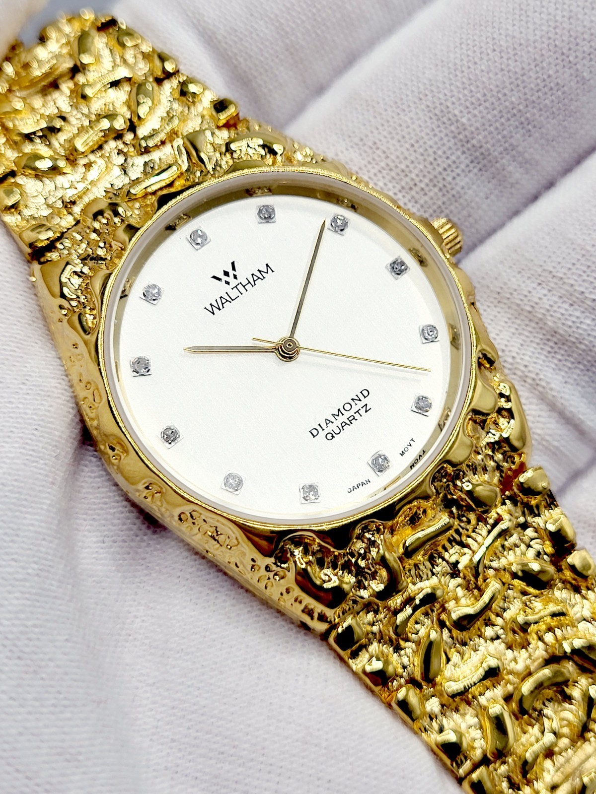 Waltham Diamond Quartz Unisex Watch 1980s 32mm Gold Nugget Style N. MINT New Bat