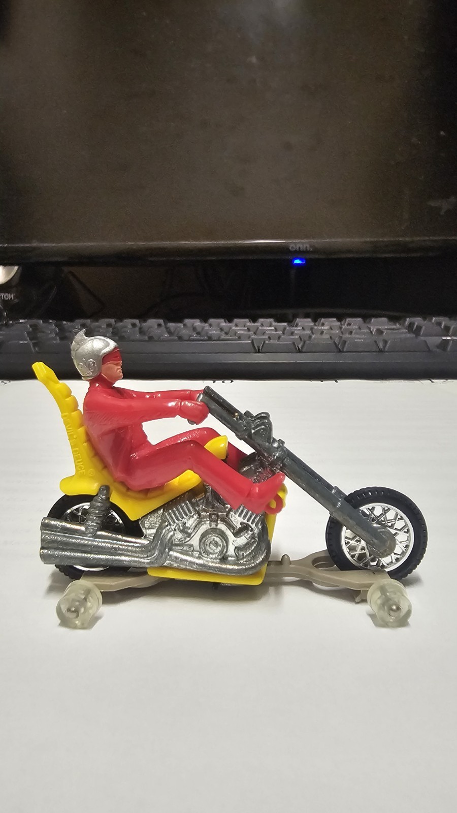Vintage 1972 Hot Wheels Rrrumblers DEVIL'S DEUCE Yellow Red Rider w/ Track Guide