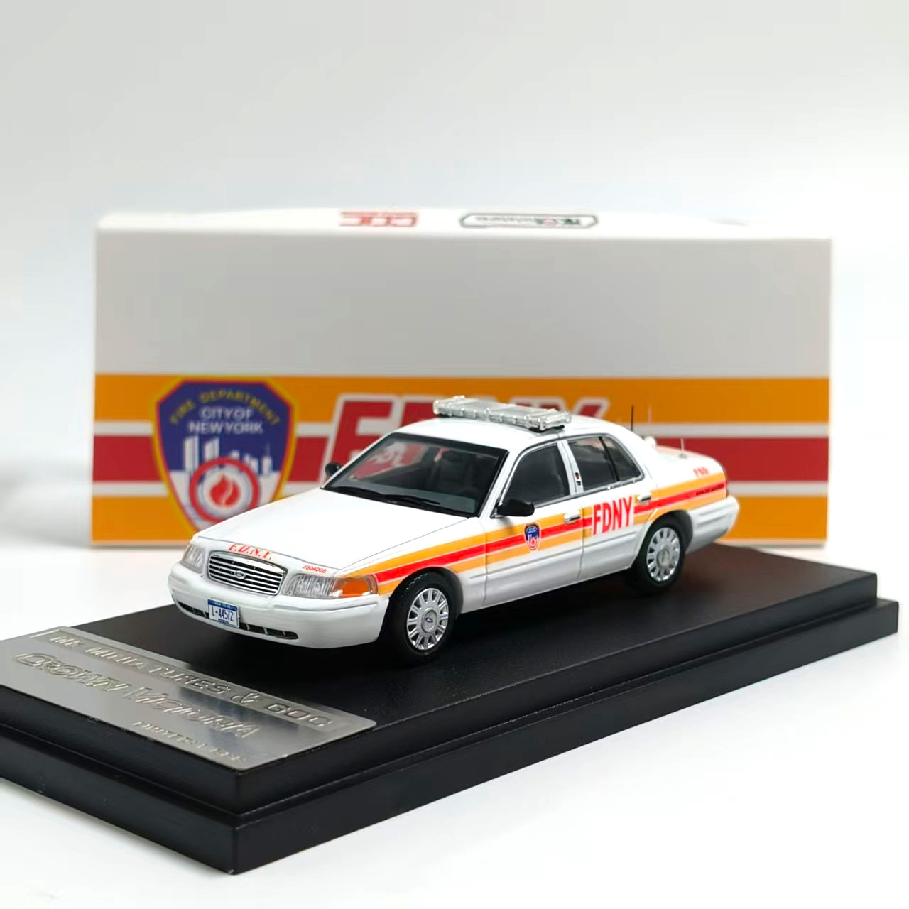GOC MK 1/64 CV Crown Victoria FDNY HEC Diecast Car Model