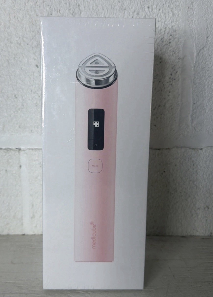 medicube AGE-R Booster Pro X2™ | 9-in-1 Glow Beauty Device SEALED medicube AGE-R Booster Pro X2™ | 9-in-1 Glow Beauty Device SEALED