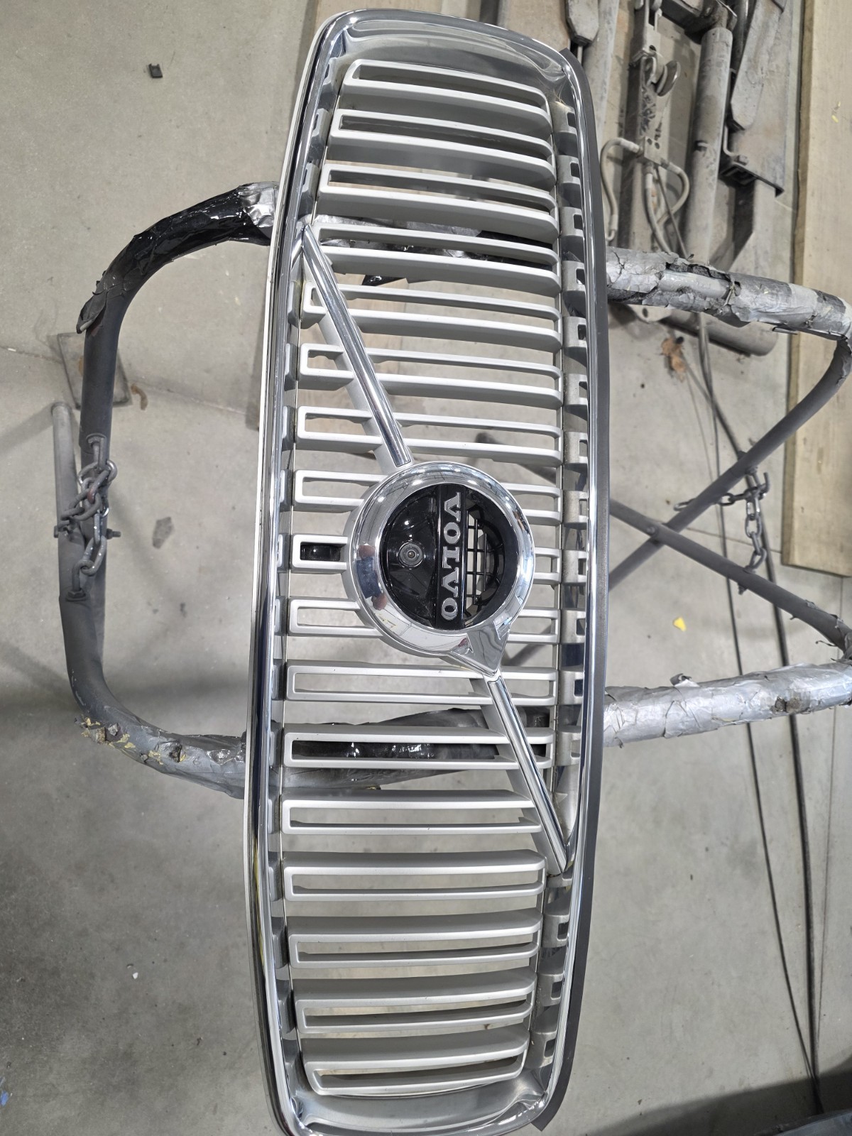 2018 2021 VOLVO XC60 GRILLE ASSEMBLY OEM UPPER FRONT CENTER GRILL 31457608