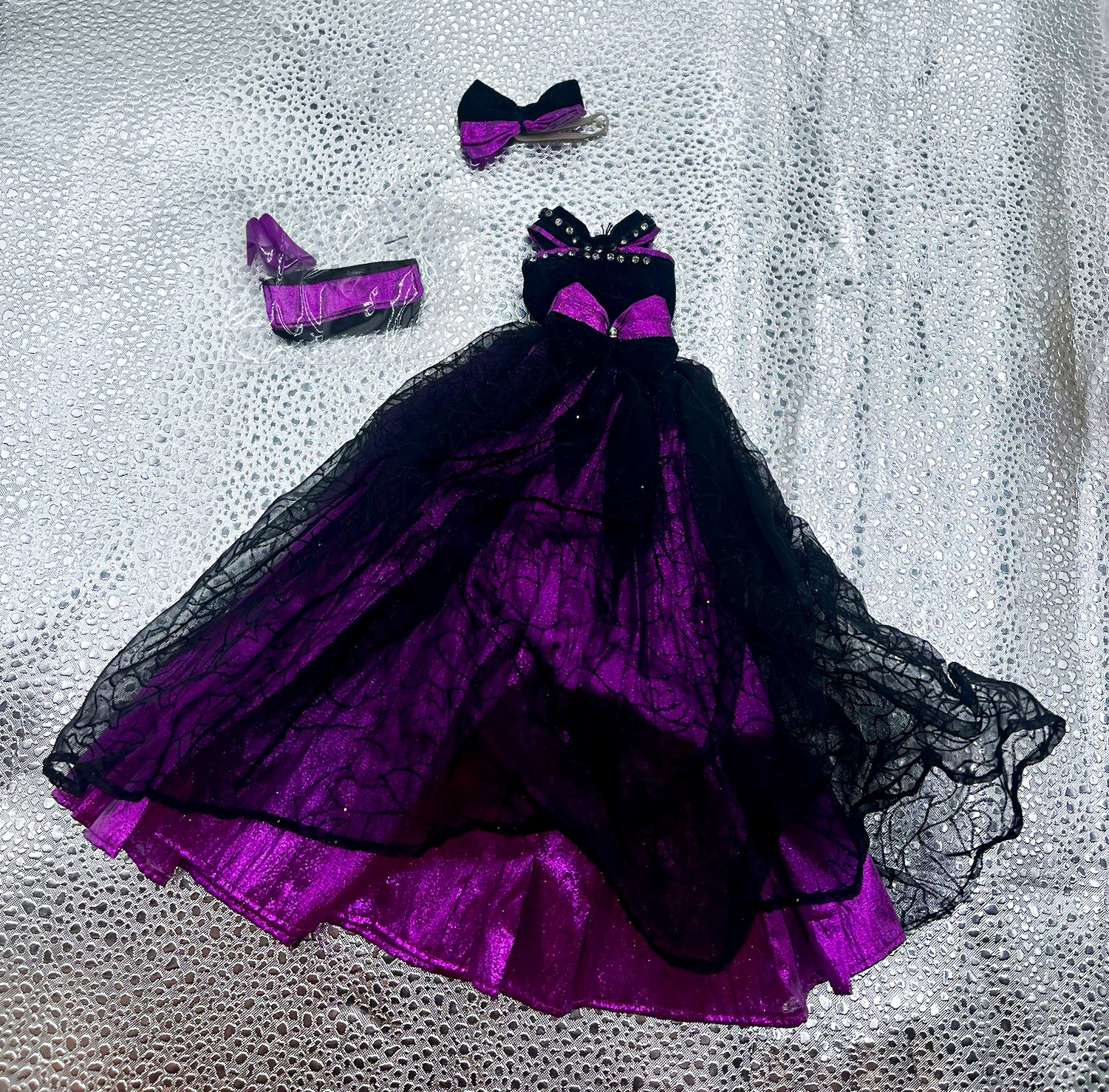 1996 Integrity Toys Fashion Doll Purple Lace Gown Dress w/ accessories 1996 Integrity Toys Fashion Doll Purple Lace Gown Dress w/ accessories