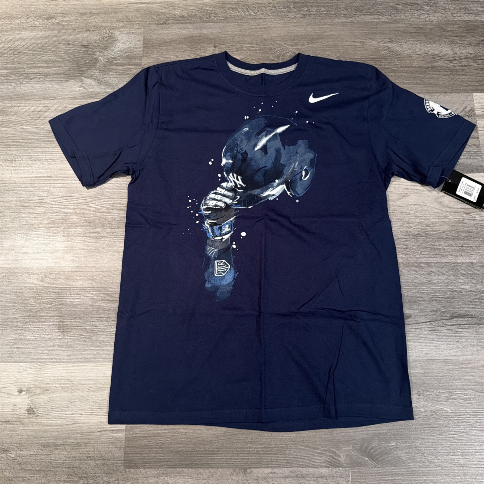Nike Derek Jeter #2 Yankees Captain Retirement Graphic Tee Navy Large RARE Nike Derek Jeter #2 Yankees Captain Retirement Graphic Tee Navy Large RARE