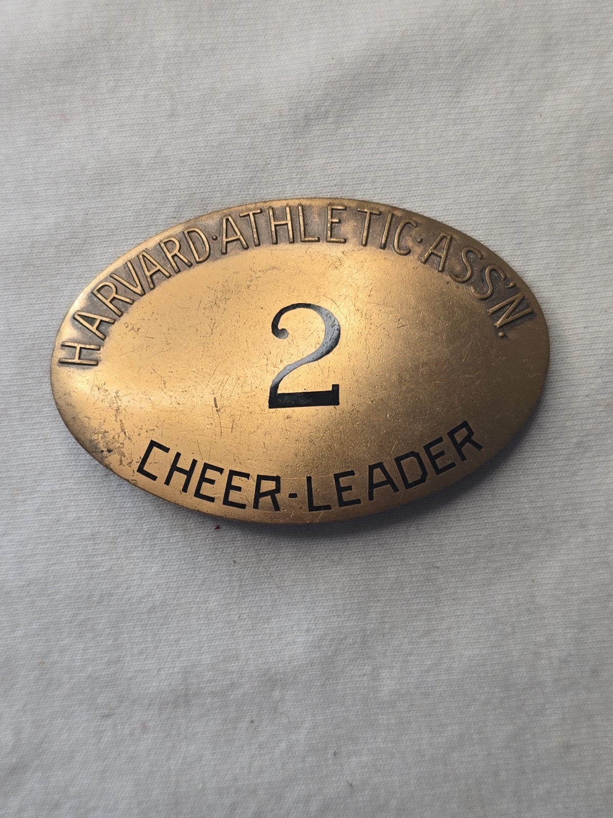 VERY RARE 1920s VTG HARVARD UNIVERSITY BRASS FOOTBALL CHEERLEADER BADGE PIN