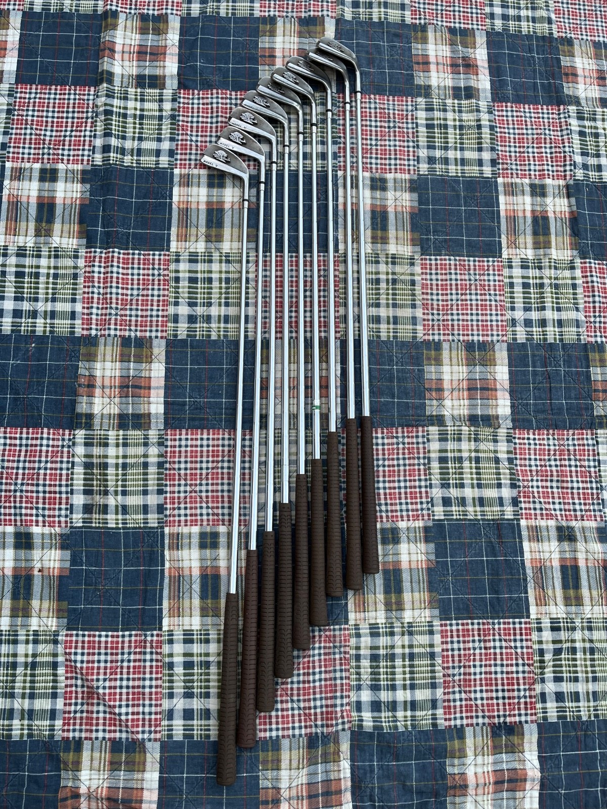 Vintage Pebble Beach Model V Golf Club Irons 3-9 S & P Right Handed Set Vintage Pebble Beach Model V Golf Club Irons 3-9 S & P Right Handed Set