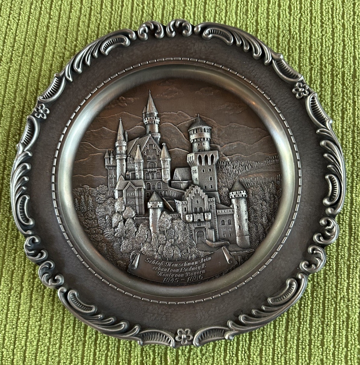9” Pewter Plate Schloss Neuschwanstein Castle King Ludwig II Bavaria 1845-1886 9” Pewter Plate Schloss Neuschwanstein Castle King Ludwig II Bavaria 1845-1886