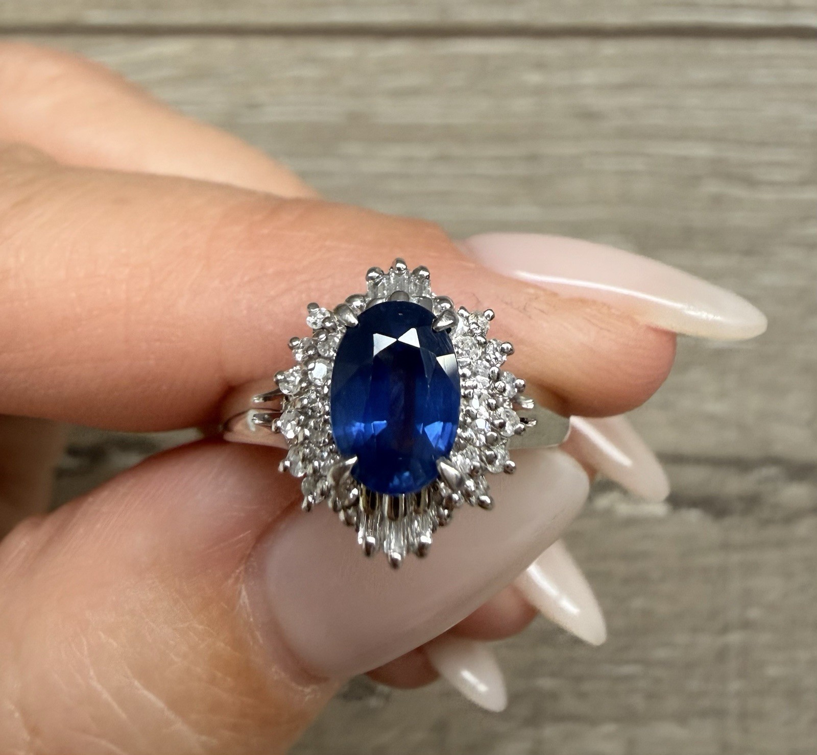 Elegant Platinum Diamond & Sapphire Ring 1.18tcw