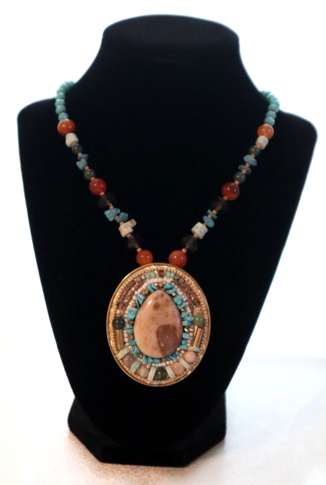 Beautiful Chico\'s Necklace With Multiply Color Gold Tone. Beautiful Chico\'s Necklace With Multiply Color Gold Tone.