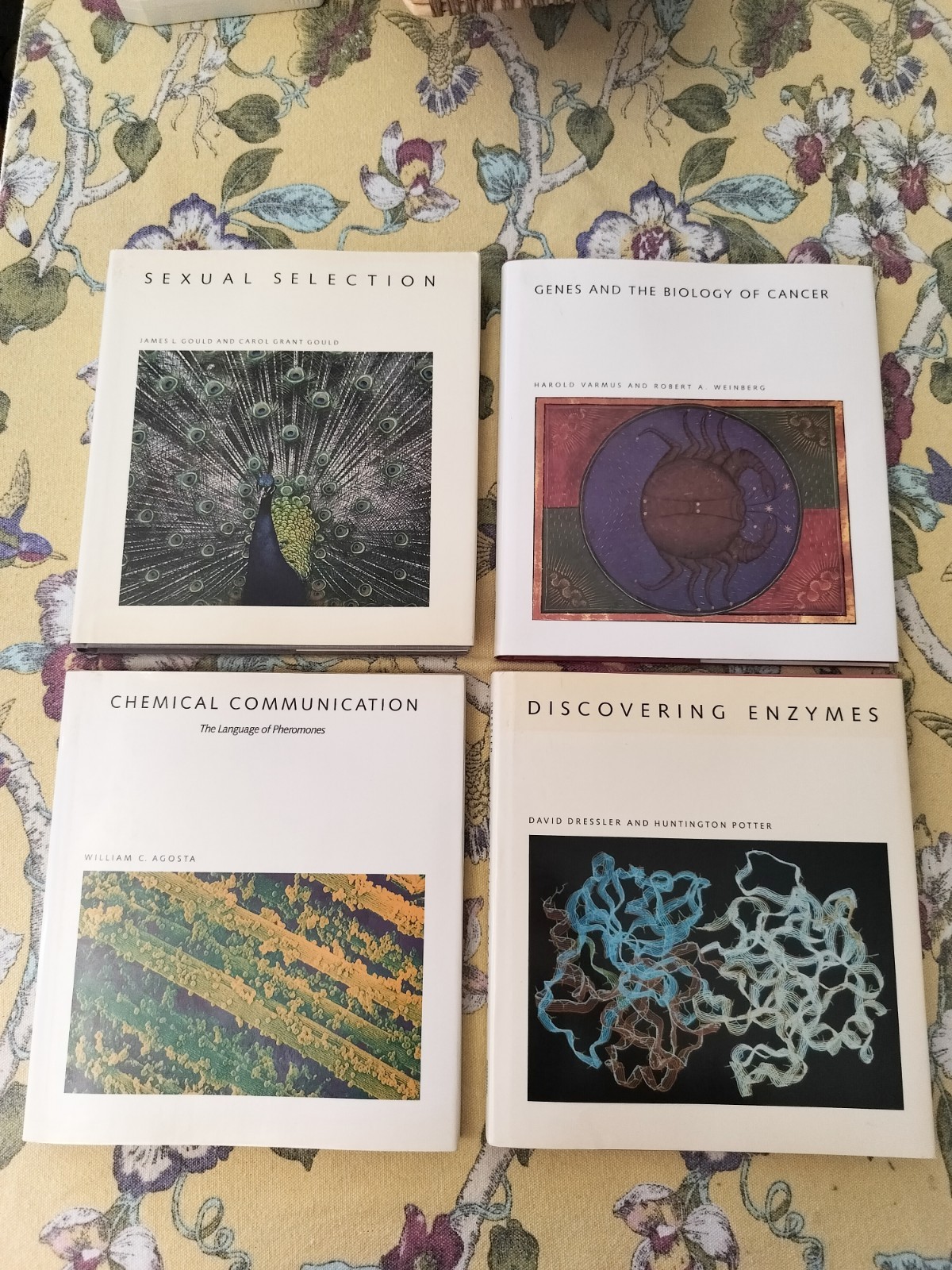 Scientific American Library Hardcover Book Lot 4 Volumes-Science Biology Cancer