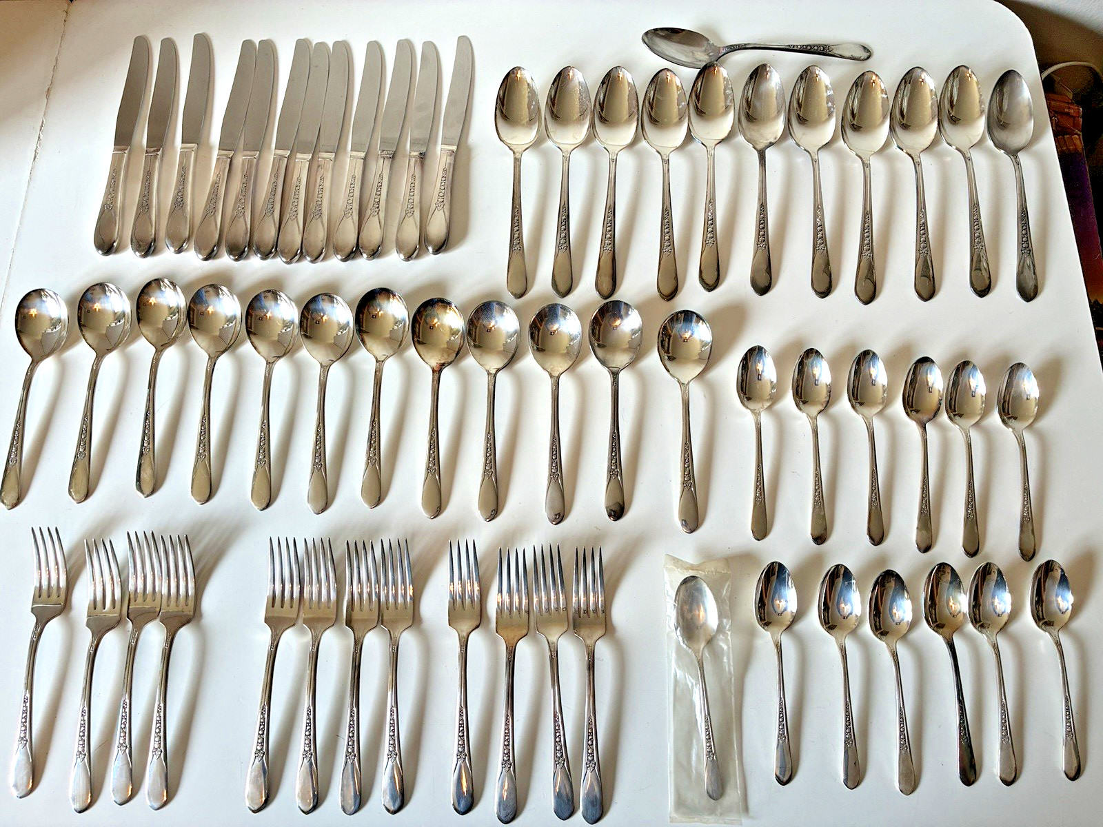 Wm Rogers Priscilla Lady Ann 61 Pc Silverplate Vtg Flatware Set Service for 12