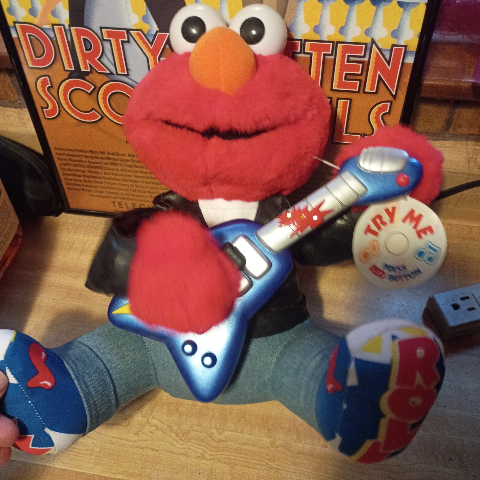 Vintage New 1998 Rock and & Roll Elmo Fisher Price Sesame Street Brand New? Vintage New 1998 Rock and & Roll Elmo Fisher Price Sesame Street Brand New?