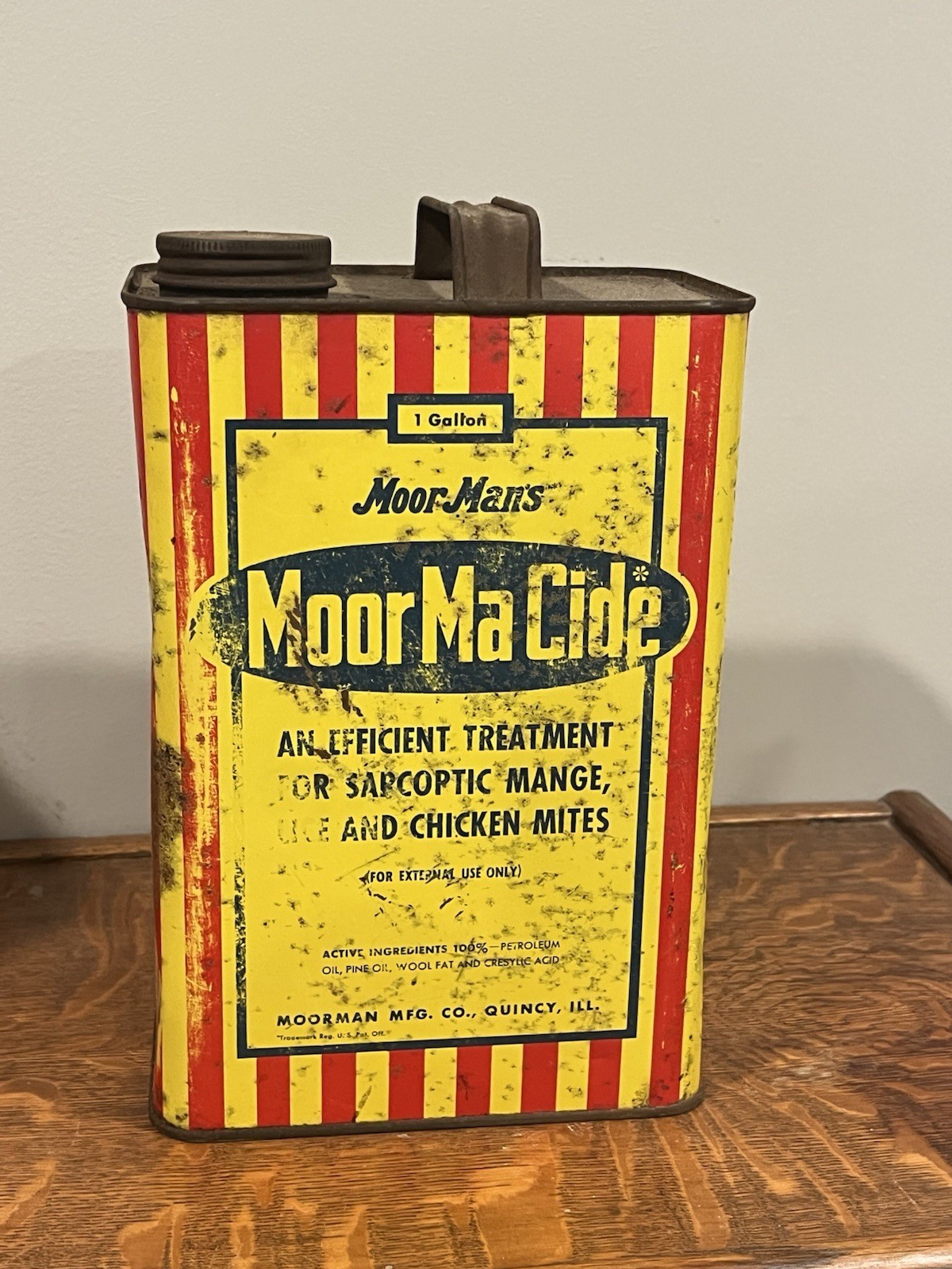 Rare Vintage Farmers MoorMans Moor Ma Cide 1 Gallon Can Quincy Illinois (13F) Rare Vintage Farmers MoorMans Moor Ma Cide 1 Gallon Can Quincy Illinois (13F)