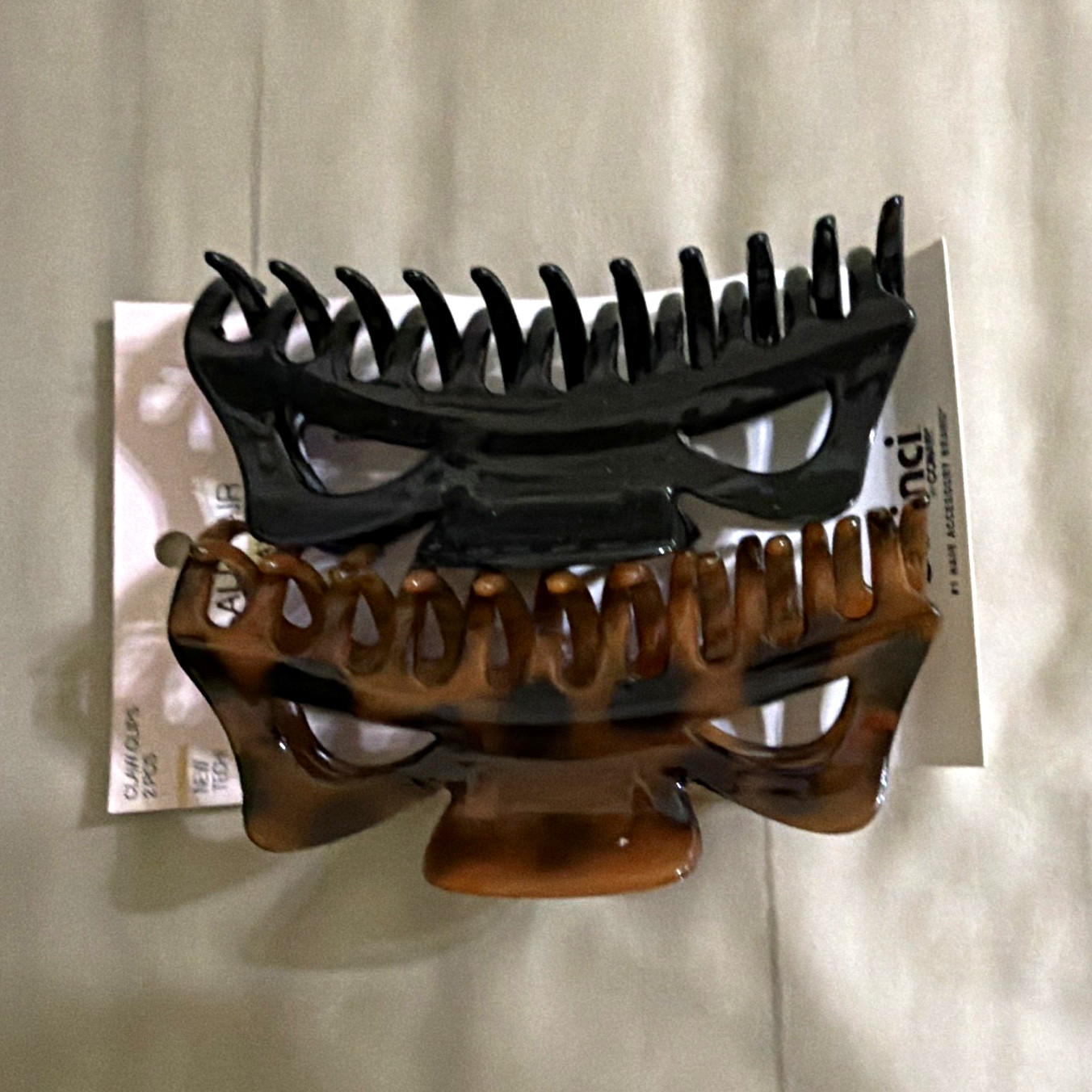 Scunci Hair Claw Clips 2-Pack Black & Brown Plastic w/ Teeth 5 in