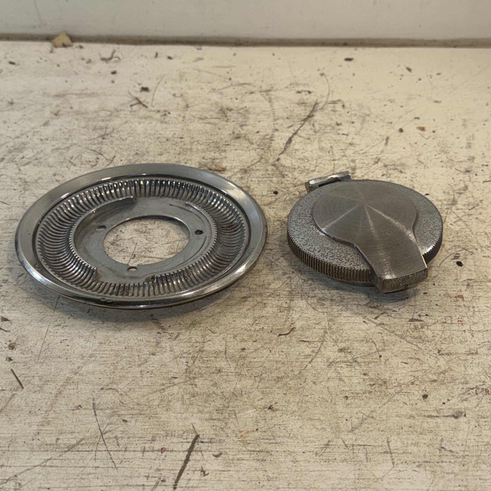OEM Mopar 2823339 Chrysler 1968-69 DODGE Charger Chrome GAS CAP FUEL CAP W/bezel OEM Mopar 2823339 Chrysler 1968-69 DODGE Charger Chrome GAS CAP FUEL CAP W/bezel